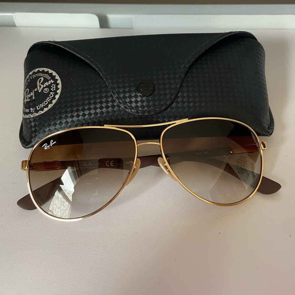 Ray-Ban Carbon Fibre Gold:Grey sunglasses RB 8313 001/51